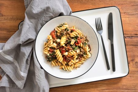 Mangold-Pasta mit Feta und Tomaten