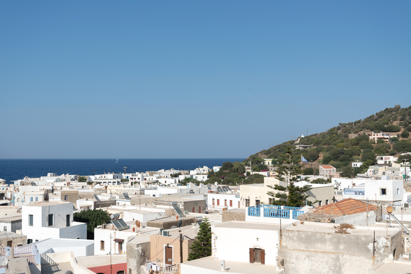 Hafenstadt Mandraki auf Nisyros in Griechenland: Ideal für einen Ausflug