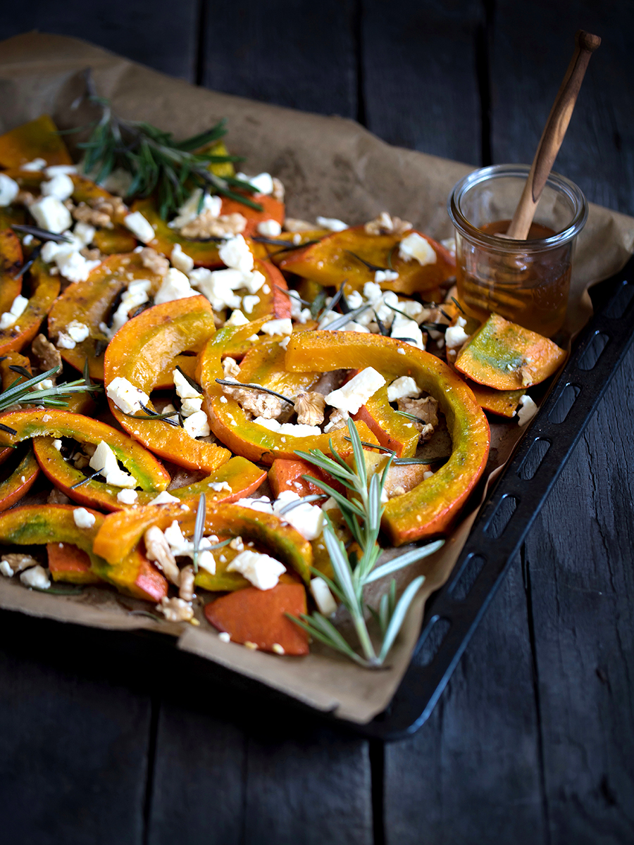 ruhrwohl.de - Herbst-Rezept für Kürbis aus dem Ofen mit Feta, Walnüssen ...