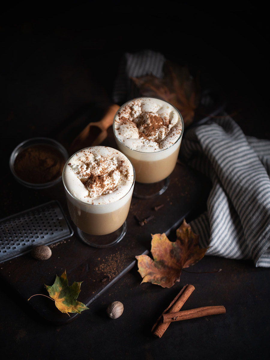 Herbst-Rezept: Pumpkin Spice Latte selber machen (vegan)