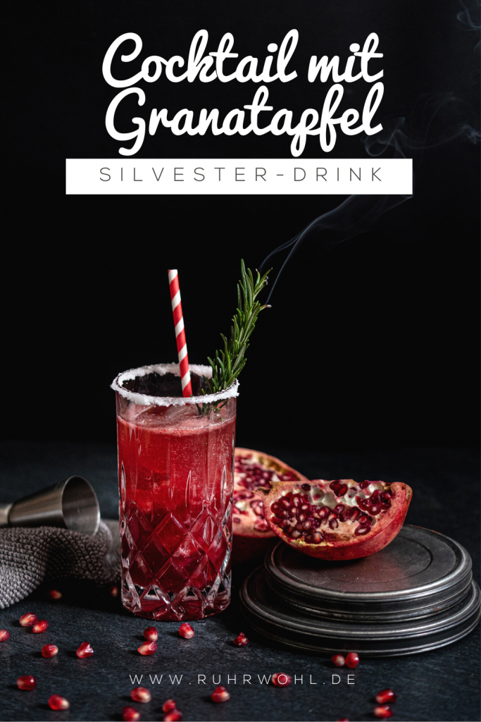 Cocktail mit Granatapfel: Silvester kann kommen, fruchtiger Drink mit Kirsche und Champagner