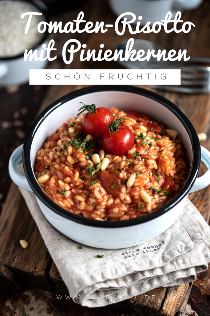 Cremiges Tomaten-Risotto mit Pinienkernen und Ricotta, Rezept für italienis