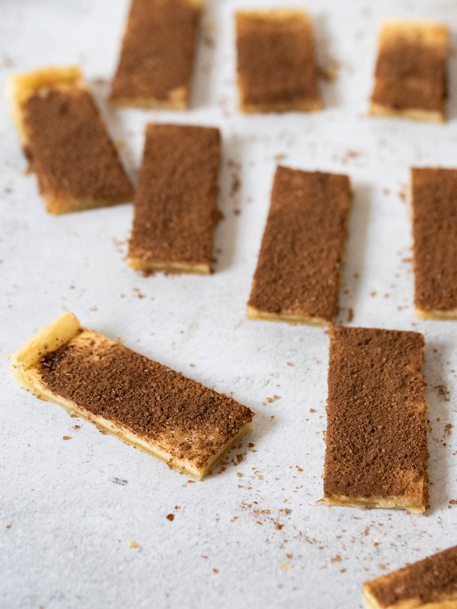 Aus der Weihnachtsbäckerei: Schnelle Zimtschnitten mit leckerer Frischkäsefüllung und feiner Vanillenote