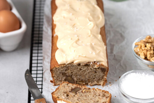 Bananenkuchen mit Salzkaramellglasur