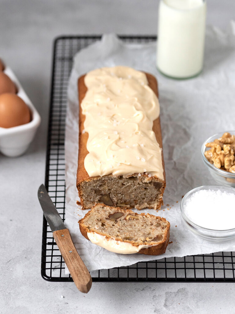 Bananenkuchen mit Salzkaramellglasur