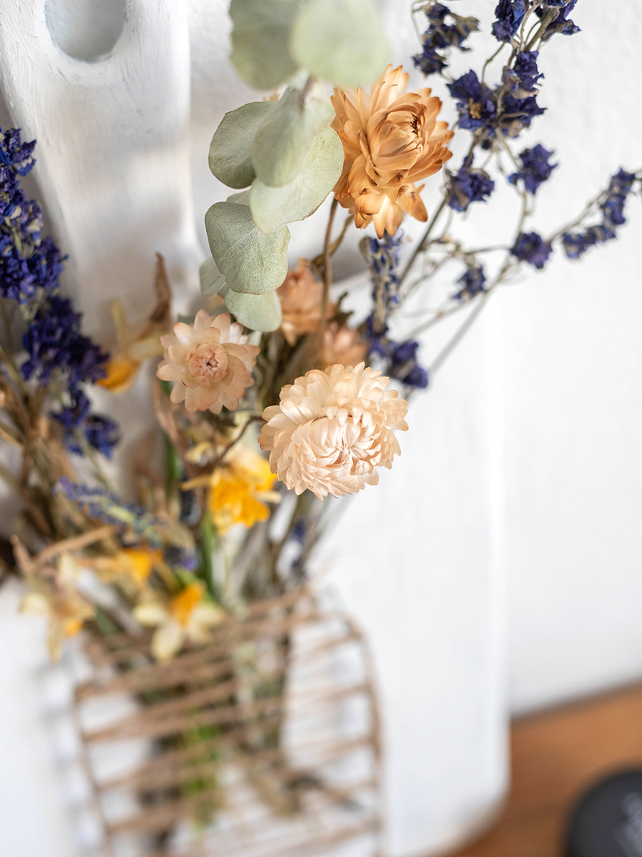 DIY Fadenvase, für das Einstecken von Trockenblumen