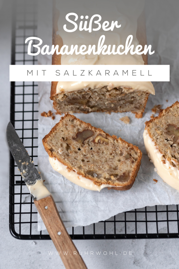 Süßer Bananenkuchen mit Salzkaramellglasur und Walnusskernfüllung