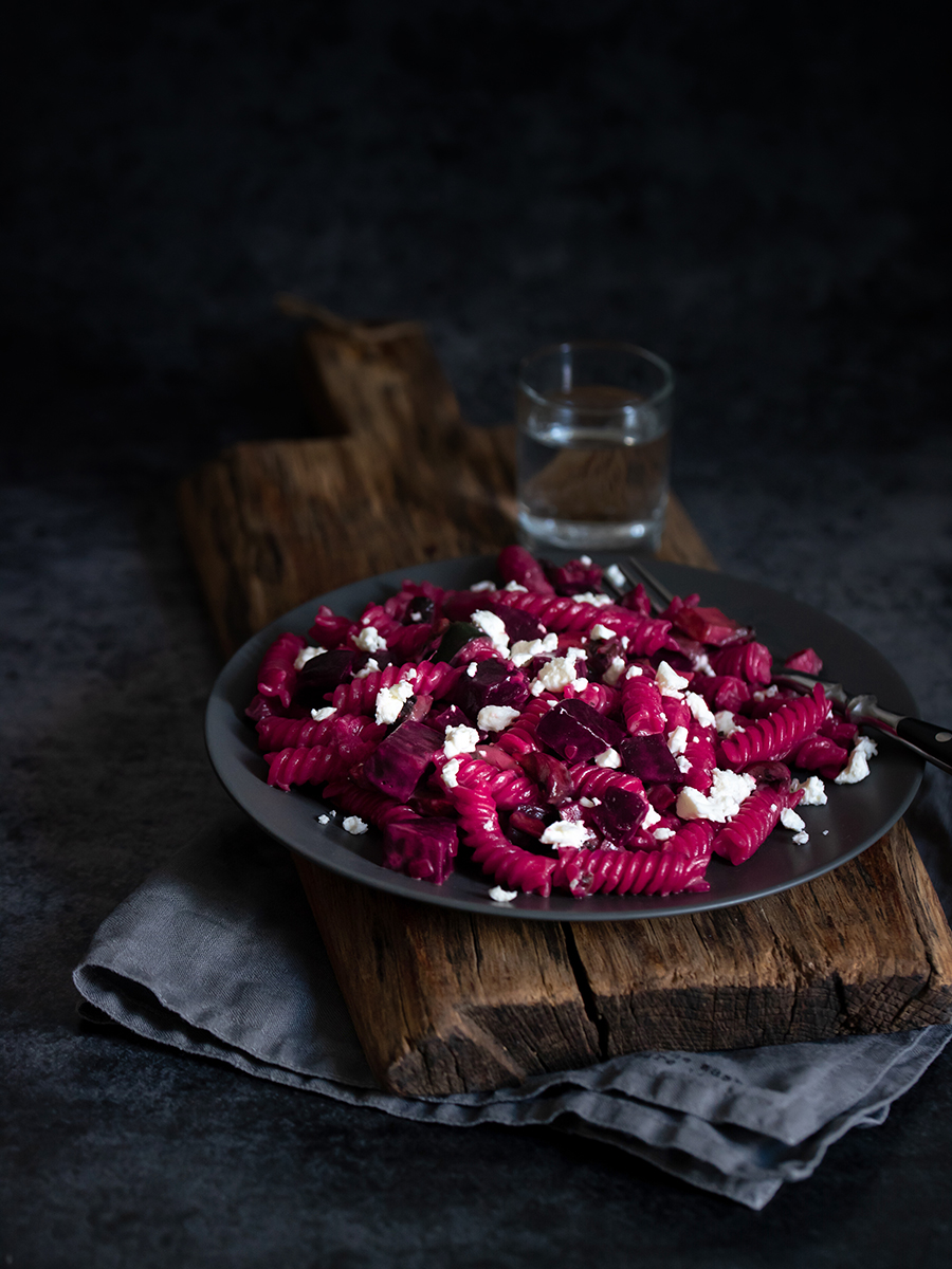 Pink Pasta: Rote Bete Nudeln mit Feta