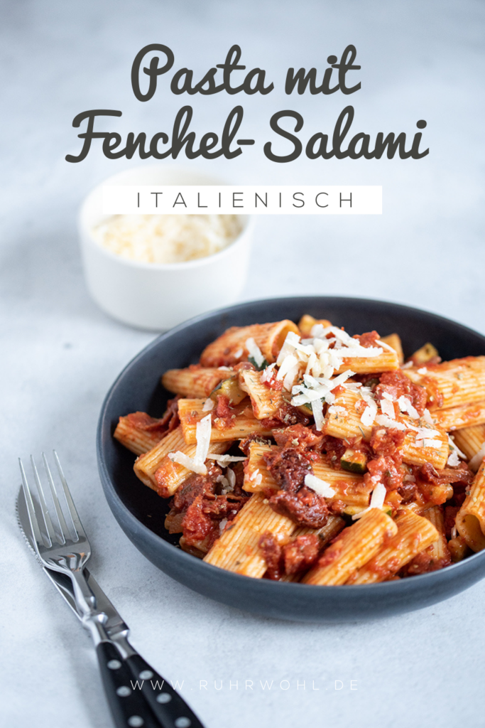 Pasta mit Tomaten-Sugo und Fenchel-Salami