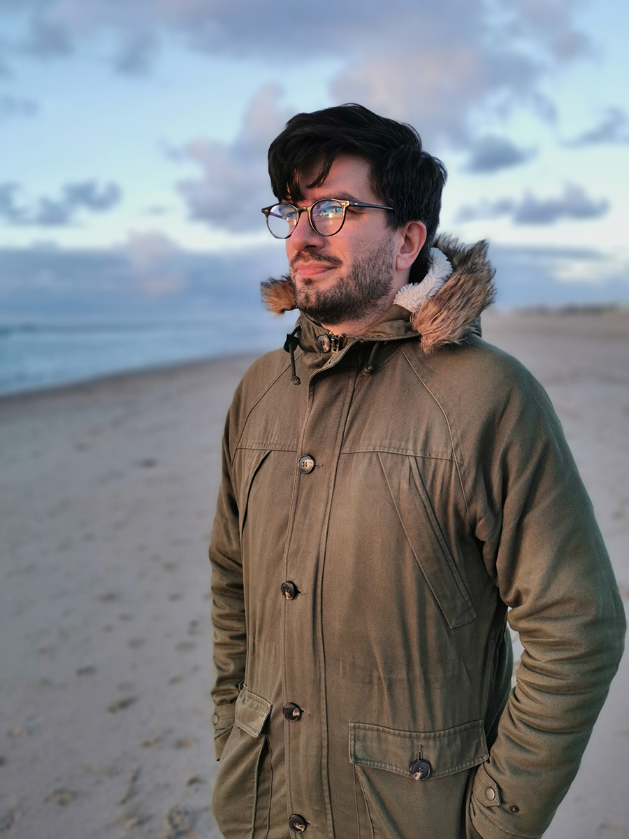 Julius am Strand in Katwijk aan Zee