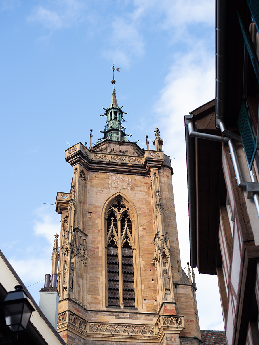 Gotischer Kirchturm der Collégiale Saint-Martin in Colmar