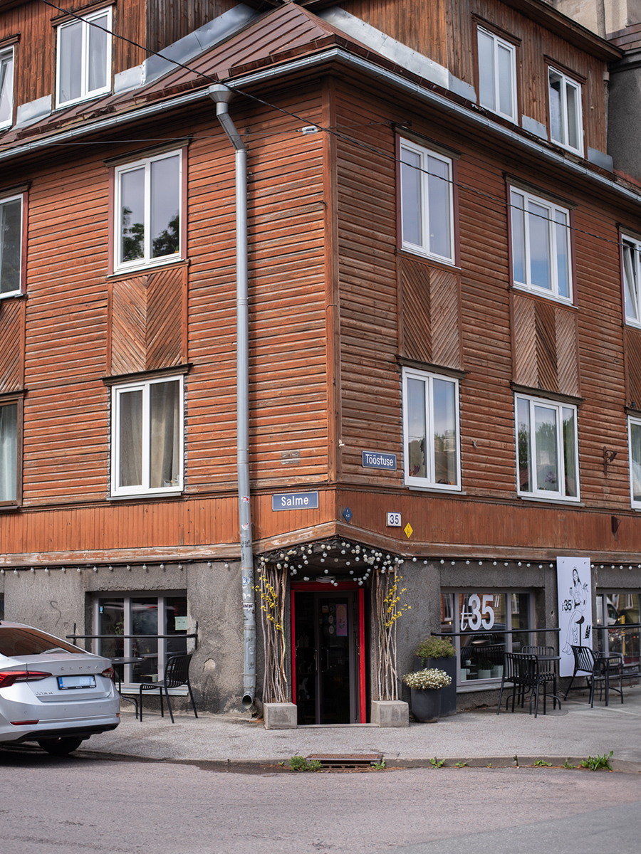 Außenansicht des T35 Breakfast Club in Kalamaja, Tallinn
