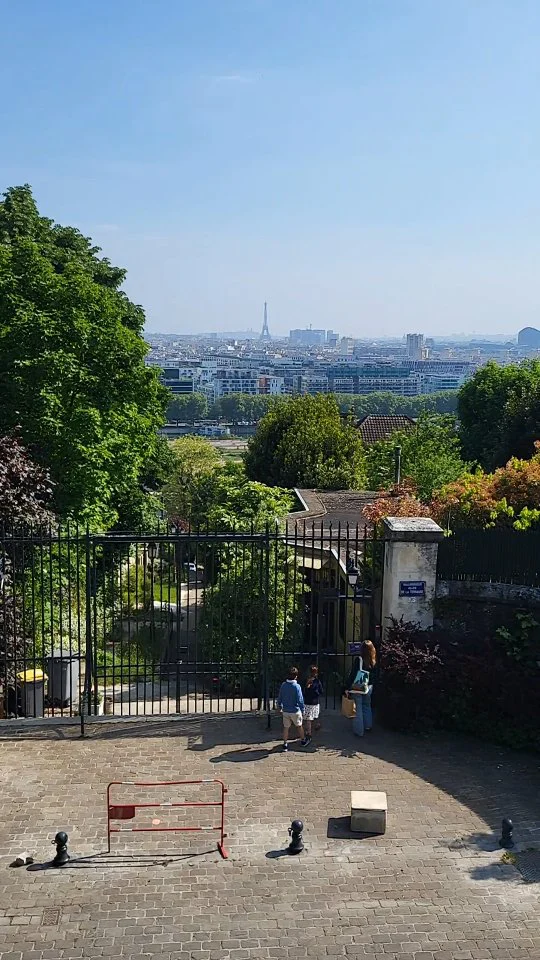 Wirklich schlimm sowas ...  #paris #parisjetaime #meudon #treppeistnichtgenormt